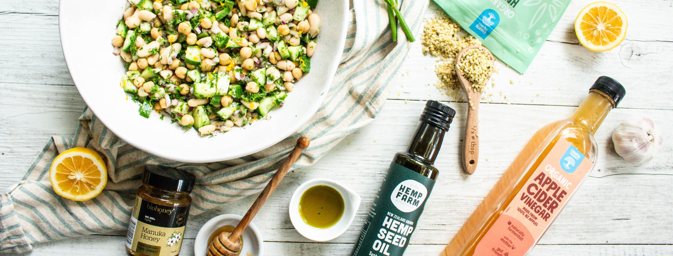 10-minute bean salad with hemp oil & honey dressing